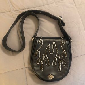 Harley Davidson leather shoulder bag.